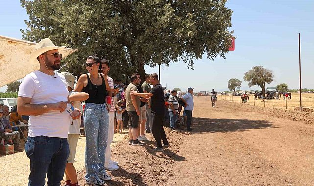 Kızılcabölük Rahvan At Yarışları yoğun katılımla gerçekleşti