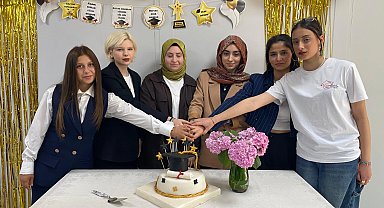Kocaeli Beyaz Kalpler'de mezuniyet sevinci