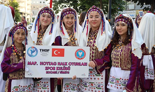 Kocaeli'de 2. Balkan Halk Oyunları rüzgarı esti