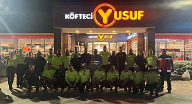 Köfteci Yusuf, yangınla mücadele eden ekiplere kapılarını açtı