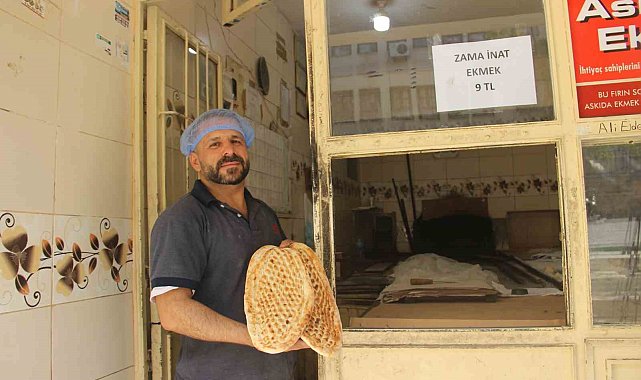 Komşu fırıncılara kızdı, ekmekte 3 lira indirim yaptı
