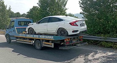 Kontrolden çıkan araç bariyere çarptı: 2'si çocuk 4 yaralı