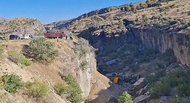 Kontrolden çıkan kamyon uçuruma düştü: 1 ölü