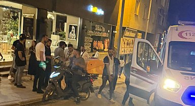 Kontrolden çıkan motorlu bisiklet bir işyerinin duvarına çarptı