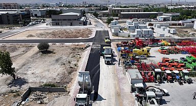 Konya Karatay'da asfalt mesai sürüyor