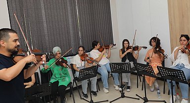 Konya'da Karataylı gençler yazı dolu dolu geçiriyor