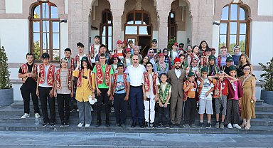 Konya'da özel gençler yaz okulu ile hem eğleniyor hem öğreniyor