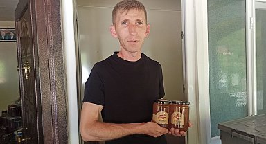 Köyünde ürettiği balı Avrupa'ya pazarlamayı amaçlıyor