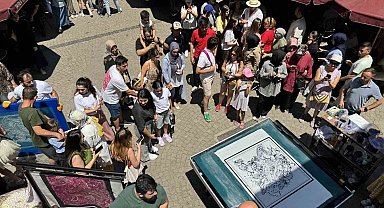 Kozahan'daki ipek baskı şovu izleyenleri büyüledi