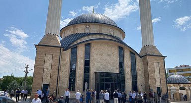 Kulu'da yapımı tamamlanan camide ilk Cuma Namazı kılındı