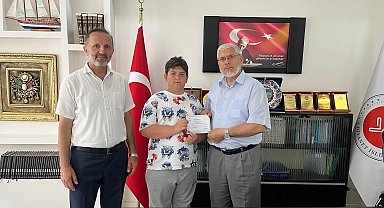 Kur'an kursu öğrencisi harçlığını Filistin'e bağışladı