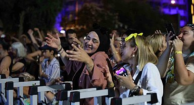 Kuşadalılar 'Yaz Konserleri' ile eğlendi