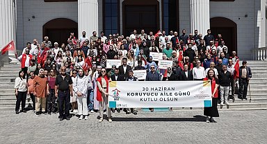 Kütahya'da 'Koruyucu Aile Yürüyüşü'ne yoğun katılım