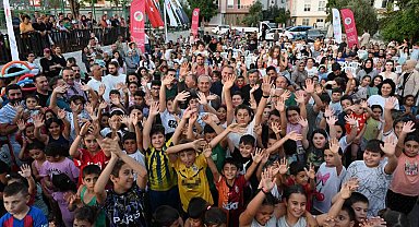 Mahallelerde eğlence "Sahne Kepez" ile başladı