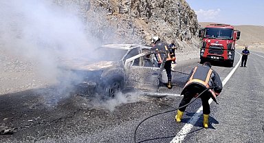 Malatya-Çelikhan yolunda araç yangını paniğe neden oldu