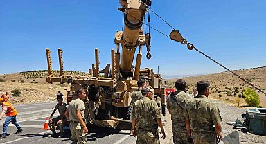 Malatya'da askeri araç devrildi: 2 asker yaralandı