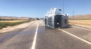 Malatya'da tanker devrildi: 1 kişi yaralandı