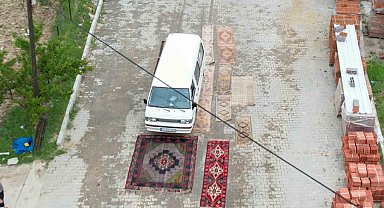Manisa'da şaşkına çeviren halı eskitme yöntemi