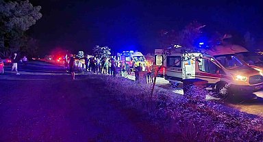 Manisa'da tır elektrikli motosiklete çarptı: 6 yaralı