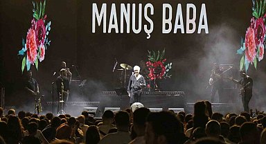 Manuş Baba, DEMOT'ta hayranlarıyla bir araya geldi