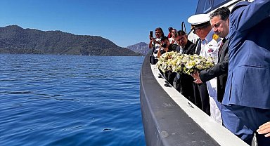 Marmaris'te 1 Temmuz Kabotaj Bayramı çelenk sunma töreni ile başladı