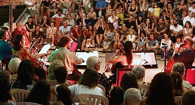 MAV Cello Ensemble, Zeytin Altında yaz esintisi yaşattı