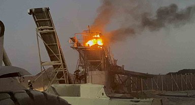 Meriç Nehri'nde helezon alev alev yandı