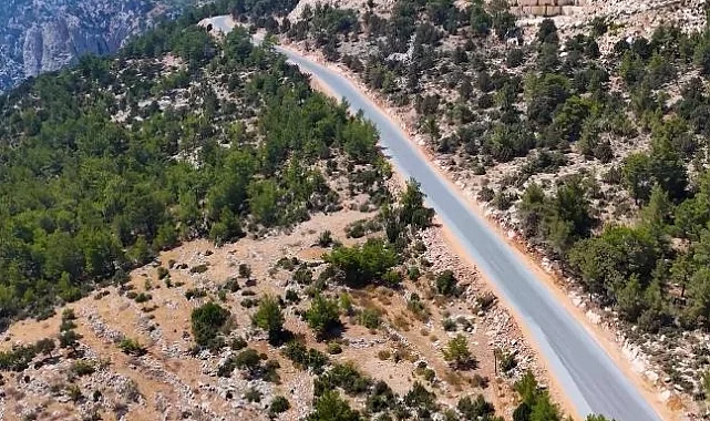 Mersin Büyükşehir'den Gülnar'da yol ve altyapı atağı