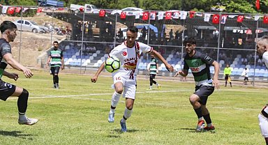 Mersin'de zafer coşkusu sahaya yansıdı