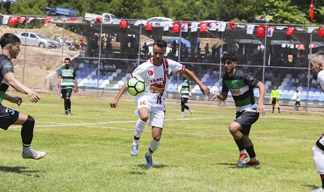 Mersin'de zafer coşkusu sahaya yansıdı