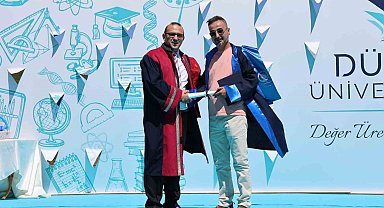 Mezun oldular kep fırlattılar