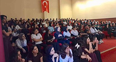 Midyat Devlet Hastanesi'nde 160 stajyer öğrenciye eğitim verildi