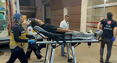 Motosiklet park halindeki araca çarptı: 1 yaralı