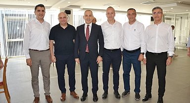 Müdür Öztürk dualarla görevine veda etti
