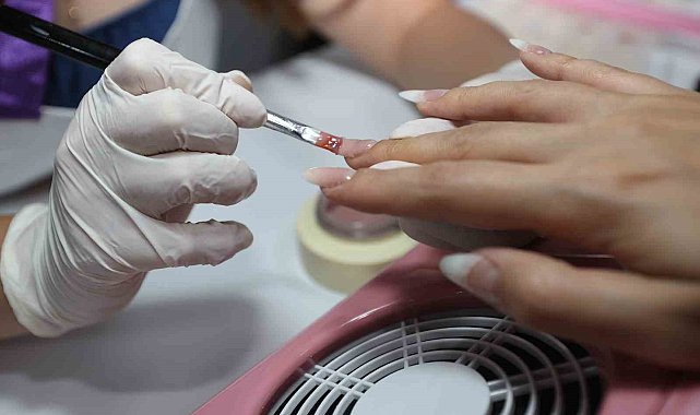 Muğla Büyükşehir'den kadınlara 'Tırnak Bakım' kursu