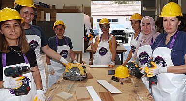 Muğla Büyükşehir'den kadınlara ustalık, topluma eşitlik mesajı