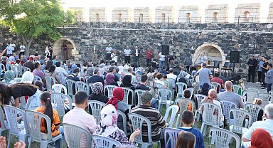 Muharrem ayı dolayısıyla vatandaşlara aşure ikram edildi