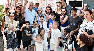 Muratpaşa'da Başkan Uysal'dan sünnet çocuklarına ziyaret