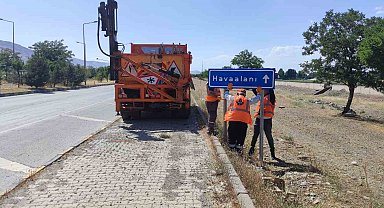 Muş-Havalimanı yolu, yol çalışması nedeniyle trafiğe kapatıldı