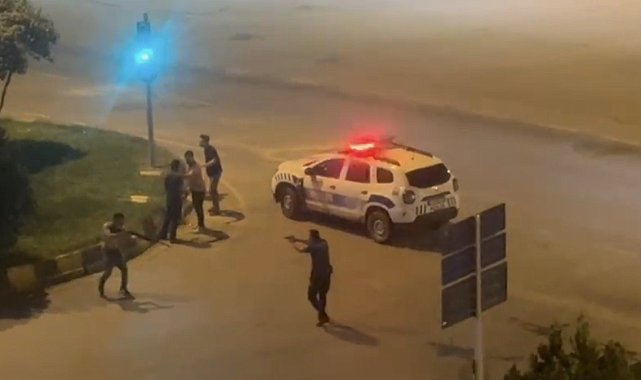 Muş'ta silahlı ve sopalı kavga kamerada: Polis havaya ateş açtı