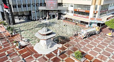 Nazilli meydanı temizilendi