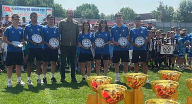 Nejat Tülek Junior CUP futbol turnuvası ödül töreniyle son buldu