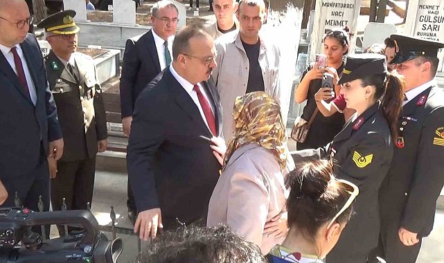 Oğlunun mezarına sarılamayan şehit annesi Şengüroğlu: "Bir kapı açılsın yeter"
