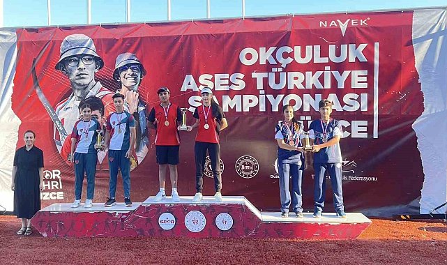 Okçulukta şampiyonlar madalyalarını aldı