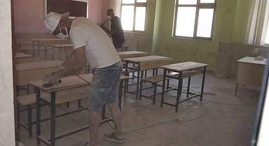 Okullar tatil oldu, idareciler tatil yerine tadilatı seçti