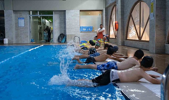 Onikişubat Belediyesinin yüzme kursları başladı