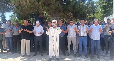 Orman yangını şehitleri için Bilecik'te gıyabi cenaze namazı kılındı