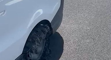 Osmangazi Köprüsü'nde iki aracın lastikleri peş peşe patladı