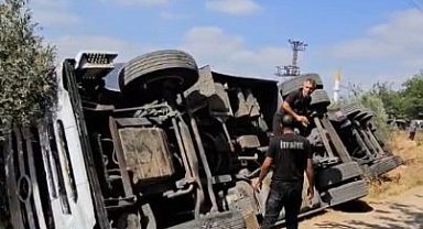 Osmaniye'de kontrolden çıkan tır devrildi: 2 yaralı