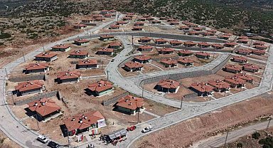 Osmaniye'de villa tipi köy evleri depremzedelerin yüzünü güldürdü